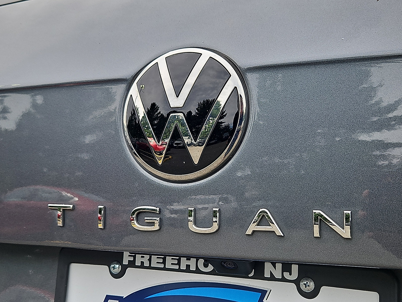 Used 2024 Volkswagen Tiguan SE R-Line AWD/4WD image 34