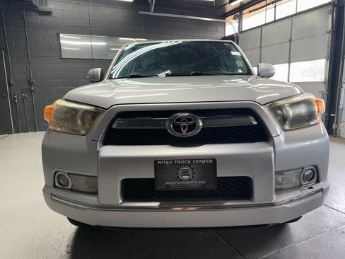 Used 2012 Toyota 4Runner SR5 AWD/4WD image 3
