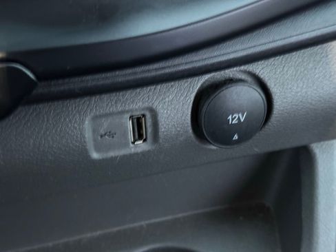 Used 2023 Ford Transit 250 Medium Roof image 19