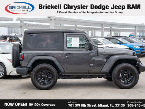 Used 2023 Jeep Wrangler Sport image 4