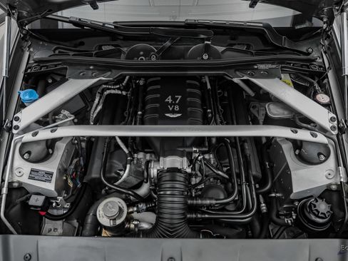 Used 2014 Aston Martin V8 Vantage S RWD image 4