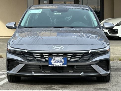 New 2026 Hyundai Elantra Blue image 9