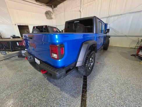 Used 2023 Jeep Gladiator Rubicon w/ Cold Weather Group AWD/4WD image 7