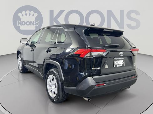 Used 2025 Toyota RAV4 LE AWD/4WD image 4
