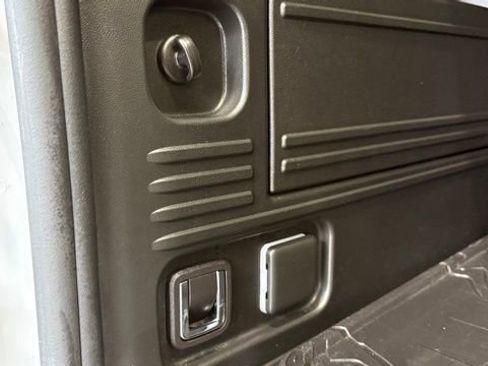 Used 2025 GMC Hummer EV 2X w/ LPO, Cargo Utility Package AWD/4WD image 6