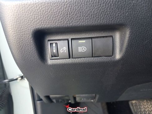 Used 2021 Toyota RAV4 XLE image 30