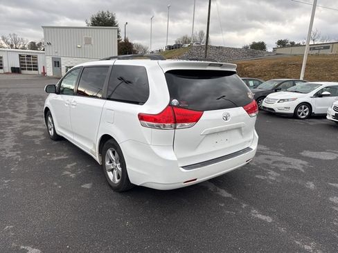 Used 2011 Toyota Sienna LE image 6