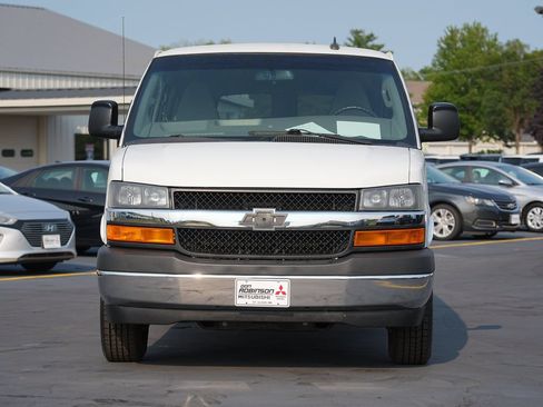 Used 2018 Chevrolet Express 3500 LT w/ LT Preferred Equipment Group RWD image 8