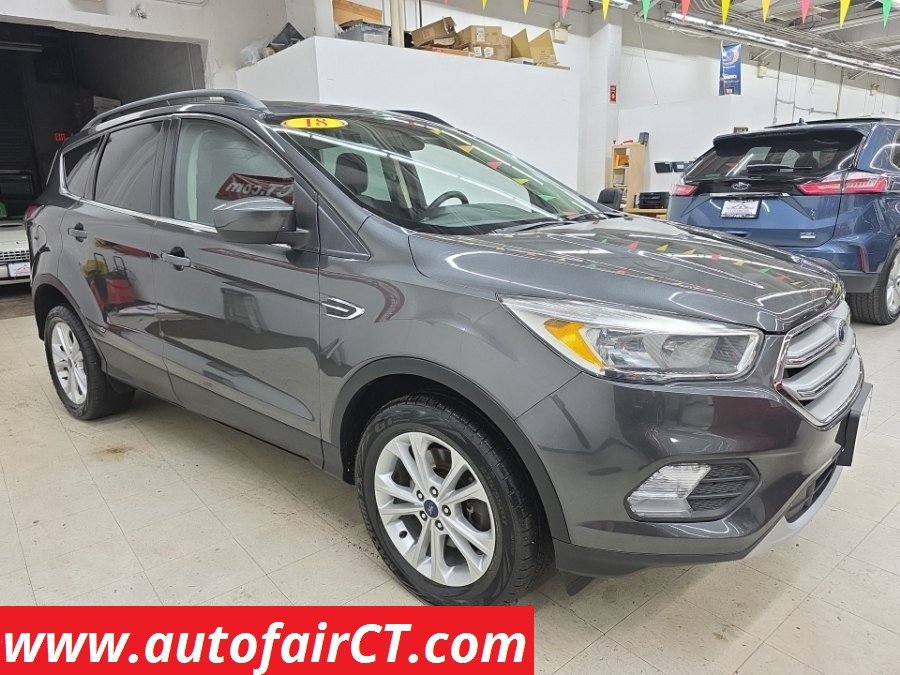 Used 2018 Ford Escape SE w/ SE Sync 3 Package AWD/4WD image 1