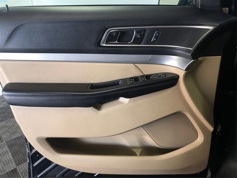 Used 2017 Ford Explorer XLT w/ Equipment Group 202A image 15