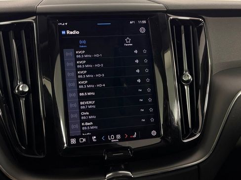 Used 2025 Volvo XC60 B5 Core image 16