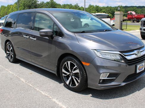 Used 2019 Honda Odyssey Elite image 3