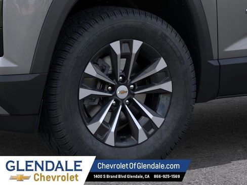 New 2026 Chevrolet Equinox LT w/ Safety and Technology Package FWD image 9