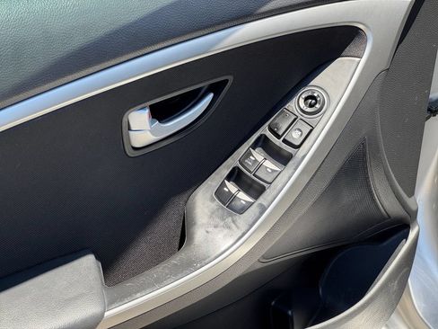 Used 2014 Hyundai Elantra GT FWD image 10