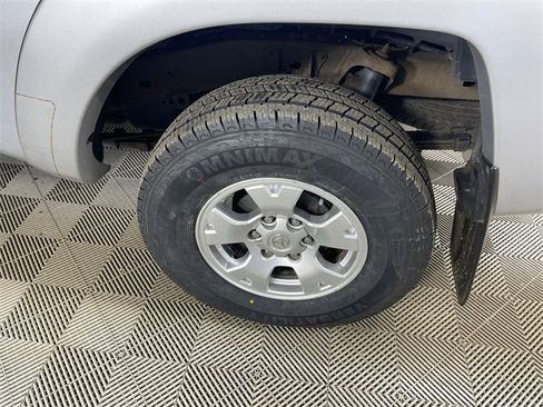 Used 2005 Toyota Tacoma PreRunner image 19