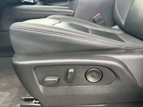 Used 2025 Chevrolet Tahoe LT image 12