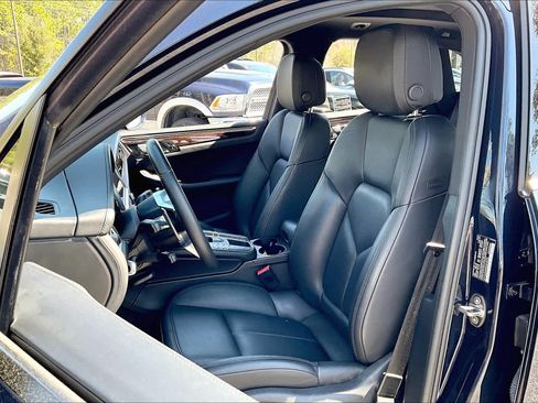 Used 2021 Porsche Macan w/ Premium Package AWD/4WD image 8