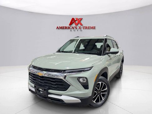 Used 2026 Chevrolet TrailBlazer LT w/ LT Cold Weather Package AWD/4WD image 1