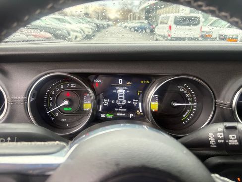 Used 2021 Jeep Wrangler Unlimited Sahara w/ Cold Weather Group image 12