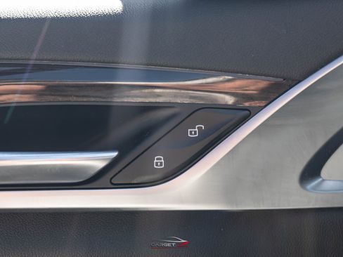 Used 2018 BMW 530i xDrive w/ Premium Package image 41