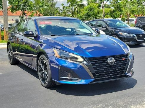Used 2023 Nissan Altima 2.5 SR FWD image 3