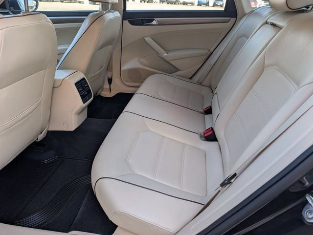 Used 2018 Volkswagen Passat 2.0T SE FWD image 26