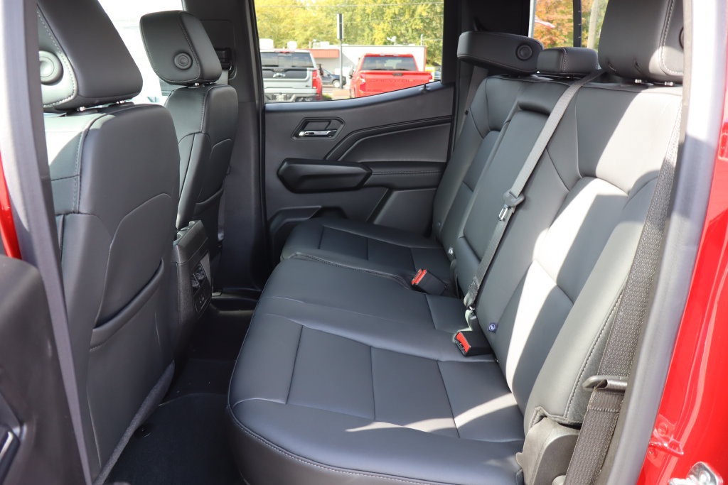 New 2026 Chevrolet Colorado LT w/ LT Convenience Package AWD/4WD image 9