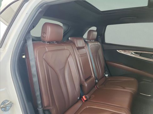 Used 2016 Lincoln MKX Reserve w/ Technology Package FWD image 17
