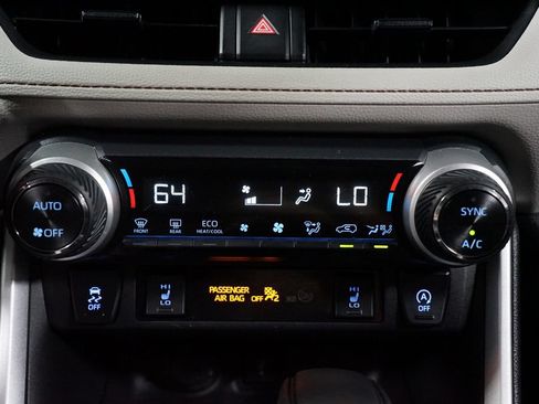 Certified 2022 Toyota RAV4 XLE w/ Convenience Package FWD image 19