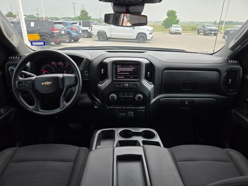 Certified 2022 Chevrolet Silverado 1500 Custom AWD/4WD image 15