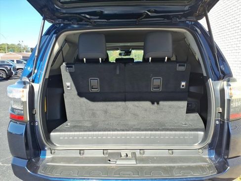 Used 2022 Toyota 4Runner SR5 Premium image 18