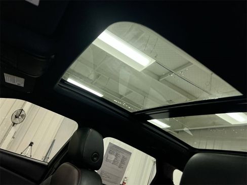 Used 2021 Chevrolet Blazer RS w/ Enhanced Convenience Package image 19