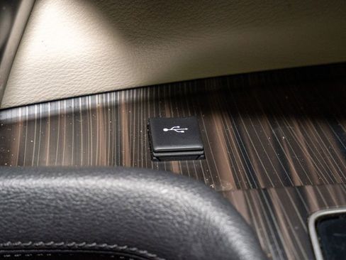 Used 2022 Toyota Sienna Platinum image 18