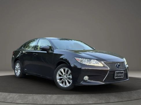 Used 2013 Lexus ES 300h w/ Luxury Pkg FWD image 4