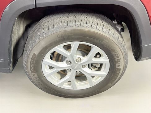 Used 2023 Jeep Grand Cherokee L Limited AWD/4WD image 33