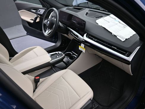 New 2025 BMW X1 xDrive28i w/ Premium Package image 21