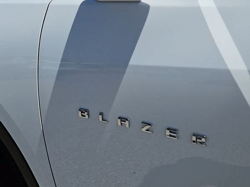 Used 2024 Chevrolet Blazer LT FWD image 11