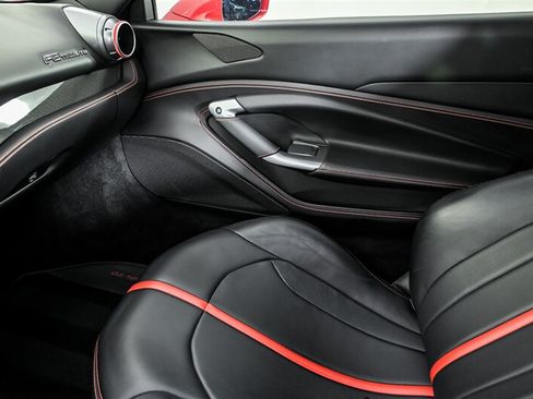 Used 2022 Ferrari F8 Tributo RWD image 37
