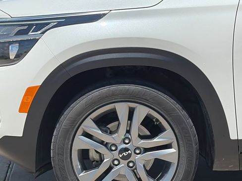 Used 2023 Kia Seltos S FWD image 5