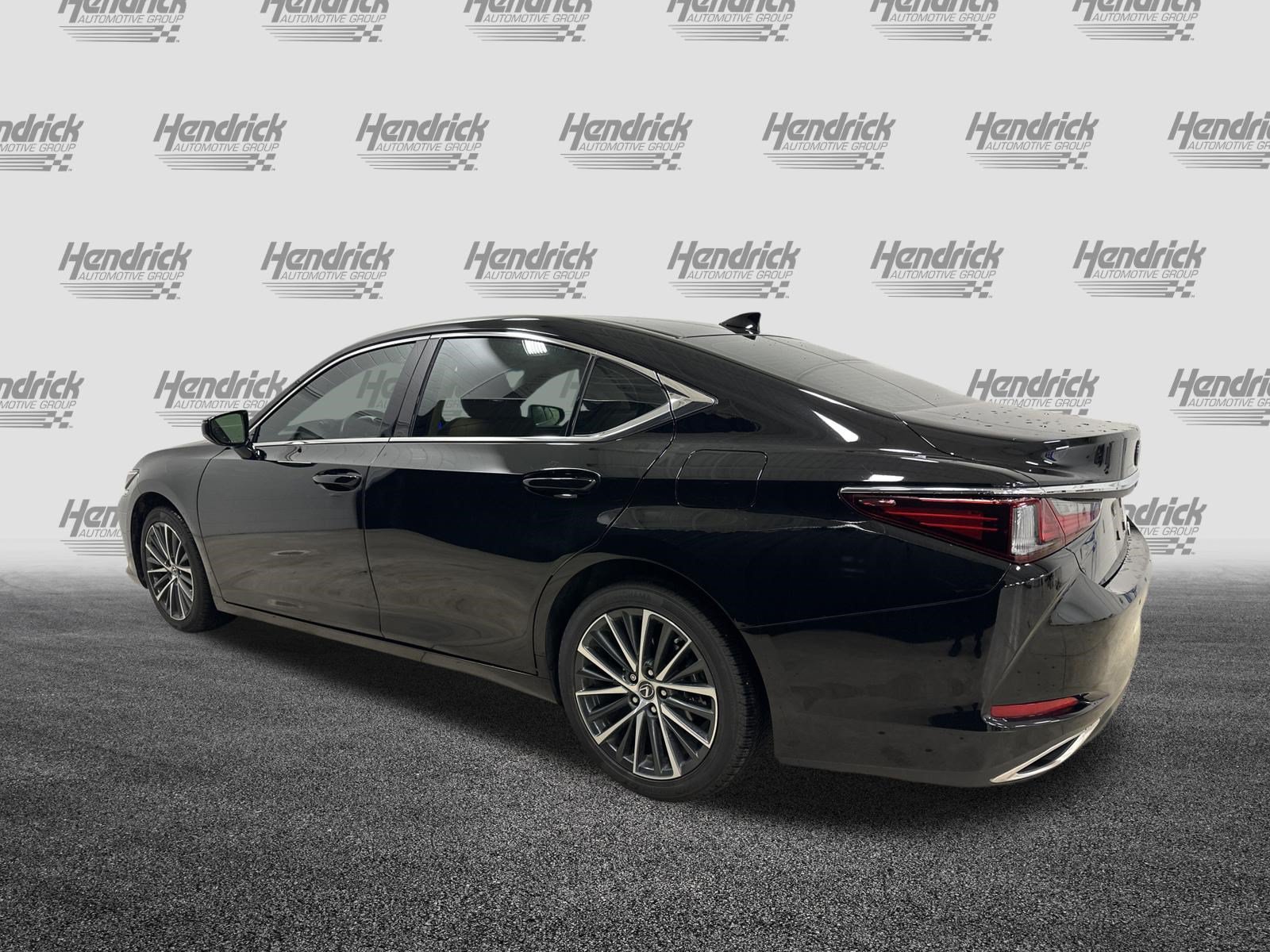 Used 2025 Lexus ES 350 w/ Premium Package FWD image 8