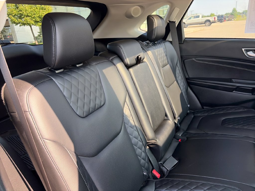 Used 2023 Ford Edge Titanium w/ Equipment Group 301A AWD/4WD image 32