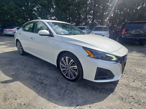 Used 2023 Nissan Altima 2.5 SL AWD/4WD image 4