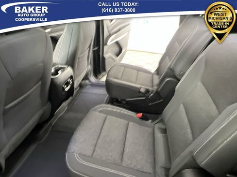 Certified 2025 Chevrolet Traverse LT w/ Sun and Wheel Package image 27