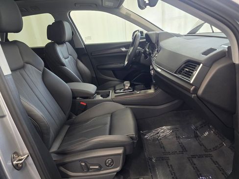 Certified 2025 Audi Q5 2.0T Premium Plus image 28