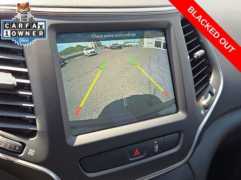 Used 2022 Jeep Cherokee Latitude w/ Trailer Tow Group AWD/4WD image 17
