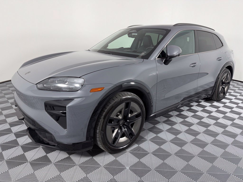 Certified 2026 Porsche Cayenne Turbo AWD/4WD image 8