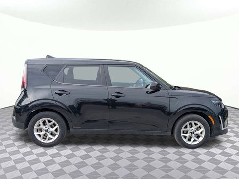 Used 2023 Kia Soul LX w/ Option Group 015 image 2