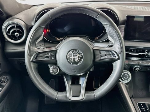 Used 2024 Alfa Romeo Tonale Veloce AWD/4WD image 18