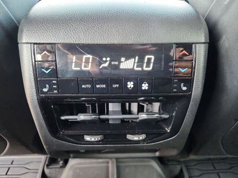 Used 2022 Jeep Grand Cherokee Overland w/ Adv Protech Group III AWD/4WD image 22
