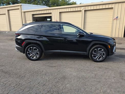 New 2025 Hyundai Tucson Limited image 12